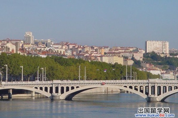 里昂是法国东南部大城市的相关文章推荐_出国