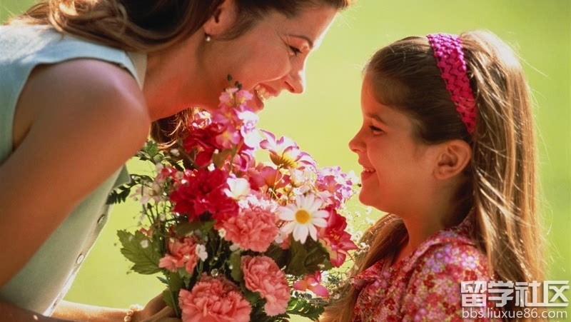 对于许多普通美国人而言,鲜花乃是母亲节的"标配".