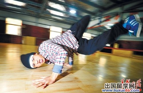 湖南艺考美女帅哥的那些事:养眼 紧张 热闹