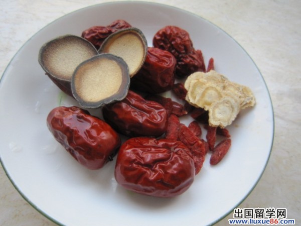 高考生营养食谱:参茸乌鸡汤