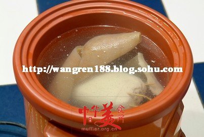 绿豆糯米藕猪皮汤