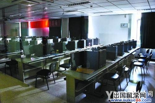 北京高考阅卷昨正式开始 六个机房全部封闭